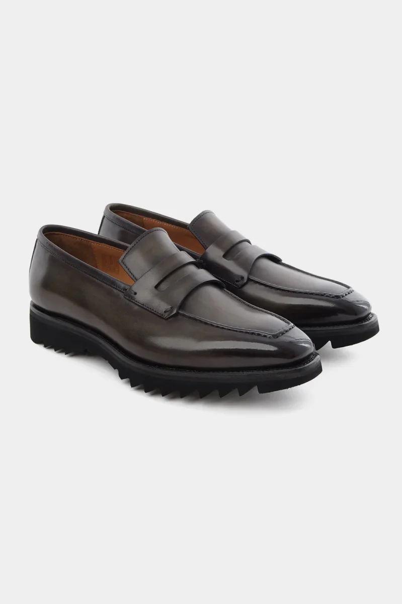 Mocassins en cuir patiné avec semelle crantée - Kaki – Image 2