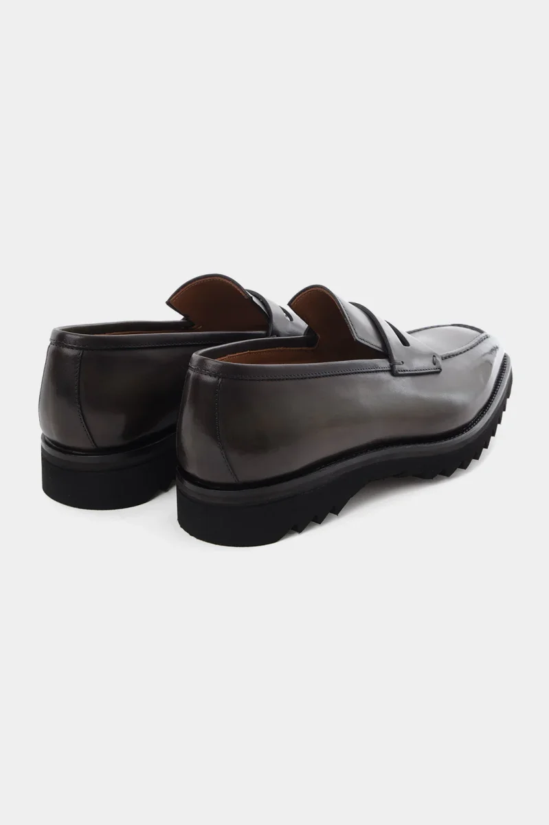 Mocassins en cuir patiné avec semelle crantée - Kaki – Image 4