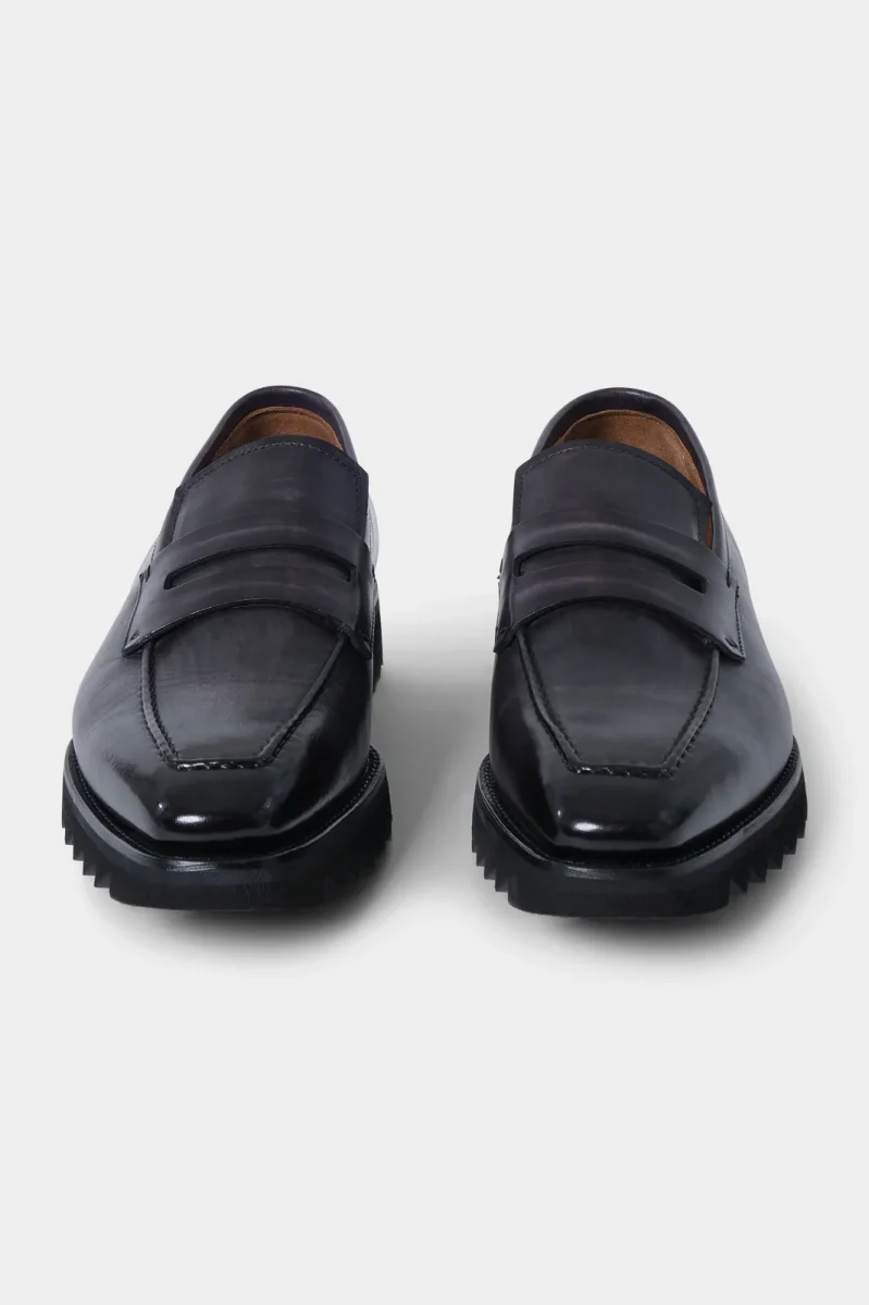 Mocassins en cuir patiné avec semelle crantée - Gris – Image 3
