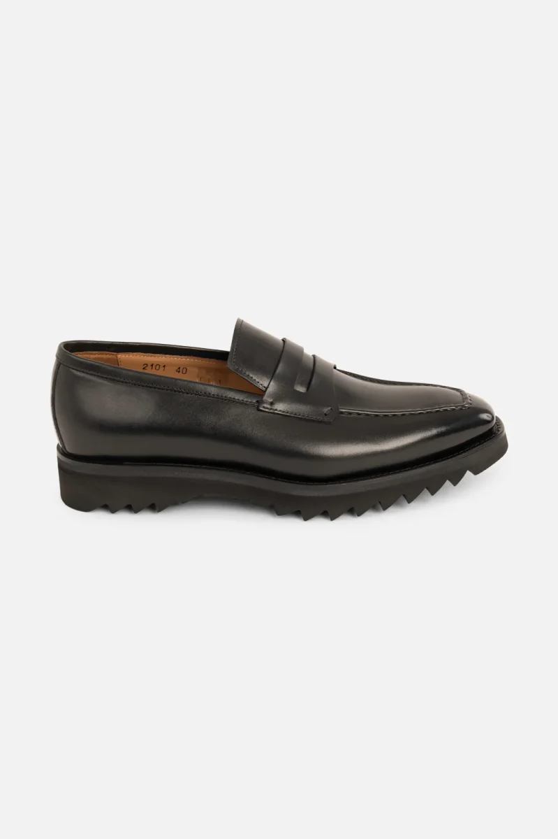 Mocassins en cuir patiné avec semelle crantée - Noir – Image 4